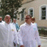 В текущем году после посещения медицинского учреждения глава региона поручил провести здесь ремонтные работы и обновить медицинское оборудование. На эти цели были выделены денежные средства из областного бюджета. Алексей Текслер проинспектировал, как ведутся ремонтные работы в терапевтическом и неврологическом отделениях, осмотрел новое оборудование в операционном блоке хирургического отделения, посетил инфекционное отделение, а также поздравил лечащихся здесь военных с наступающим праздником. - Пластовский район