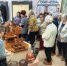 Редкая неделя обходится без большой экскурсионной группы из города металлургов.
Чаще всего это детские группы. С охотой посещают учреждение культуры и взрослые.
18 ноября более сорока туристов - ветеранов образования стали посетителями нашего музея.
Экскурсию для них провел научный сотрудник Равиль Касимович Хайрятдинов.
Педагоги - люди грамотные и любознательные. Они с интересом слушали рассказ Равиля Касимовича, он ответил на их многочисленные вопросы.
Плодотворное общение с краеведом продолжалось полтора часа.
И посетители, и сам научный сотрудник музея, автор многочисленных книг по истории района остались довольны общением. - Управление культуры, спорта и молодёжной политики
