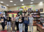 31 августа пластовчане принимали фестиваль «Челябинская область – большая семья», который проходит на Южном Урале при поддержке губернатора Алексея Текслера. На семейном фестивале, в рамках реализации проекта «Арт-Пласт-Солома», для жителей района был организован мастер – класс «Кукла – Стригушка». Сотрудники Управления культуры, спорта и молодежной политики не только показали пластовчанам как ее изготовить, но и рассказали о том, что эта соломенная игрушка означает.