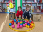 Мама - это самое первое слово, которое произносит маленький человечек. Оно прекрасно и нежно звучит на всех языках мира. Самый близкий человек, мама постоянно заботится и оберегает нас, учит доброте и мудрости. Мама всегда пожалеет, поймет и простит, и будет любить своего ребенка, несмотря ни на что. Материнская забота и бескорыстная любовь согревают нас до самой старости.
В рамках семейного клуба выходного дня «ЧиБиС» 24 ноября в детской библиотеке прошла конкурсно – игровая программа «Мама – слово дорогое!», посвященная Дню матери.