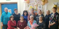 Вместе с весной к нам пришел прекрасный праздник – Международный женский День 8 марта. Этот день согрет лучами солнца, женскими улыбками; украшен россыпью цветов. 7 марта, сотрудники библиотеки и  социального центра с. Михайловка провели, для женщин любительского объединения «Селяночка»,  праздничную программу «Нежным, дорогим, любимым…». Социальный  работник Г. Д. Пугачева поздравила всех присутствующих с наступающим весенним праздником. Библиотекарь Т.А. Петухова рассказала об интересных фактах, касающихся этого праздника, провела  веселые конкурсы и викторины. Участники вспоминали названия фильмом  со словом «женщина», пели песни,  в которых упоминаются женские имена, отгадывали викторину  о цветах. - Управление культуры, спорта и молодёжной политики