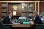 В ходе переговоров Алексей Текслер и Алексей Нечаев обсудили реализацию национальных проектов в регионе, взаимодействие органов власти с политическими партиями, а также подготовку к выборам депутатов Государственной Думы в 2026 году.